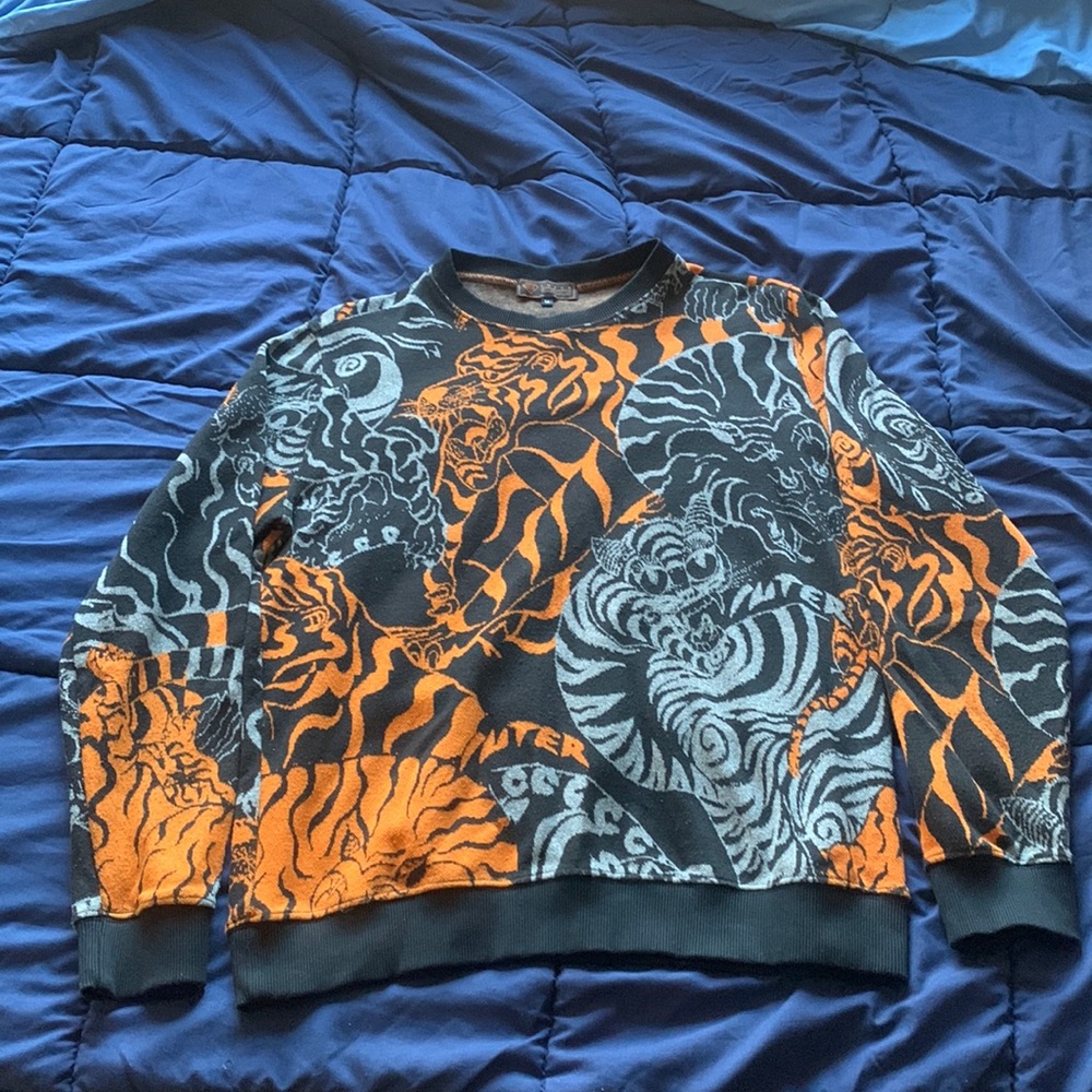 IUTER sweatshirt